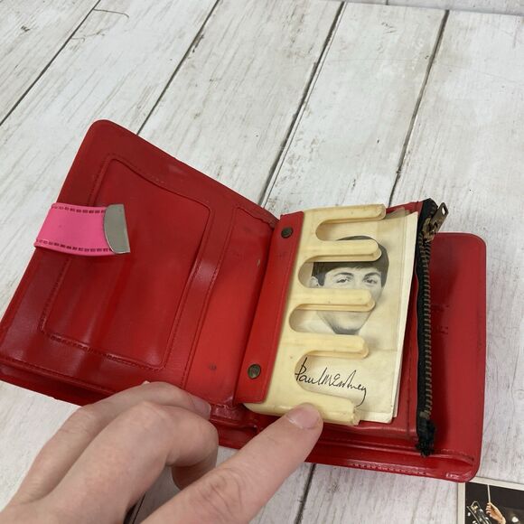 Beatles VINTAGE HOT PINK & RED BEATLES WALLET W/ Pictures & Bonus Cards - Picture 6 of 16
